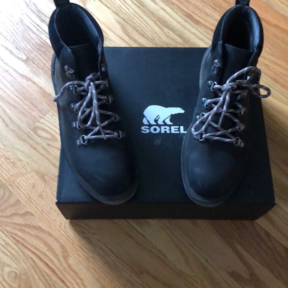 New sorrel waterproof boots worn once